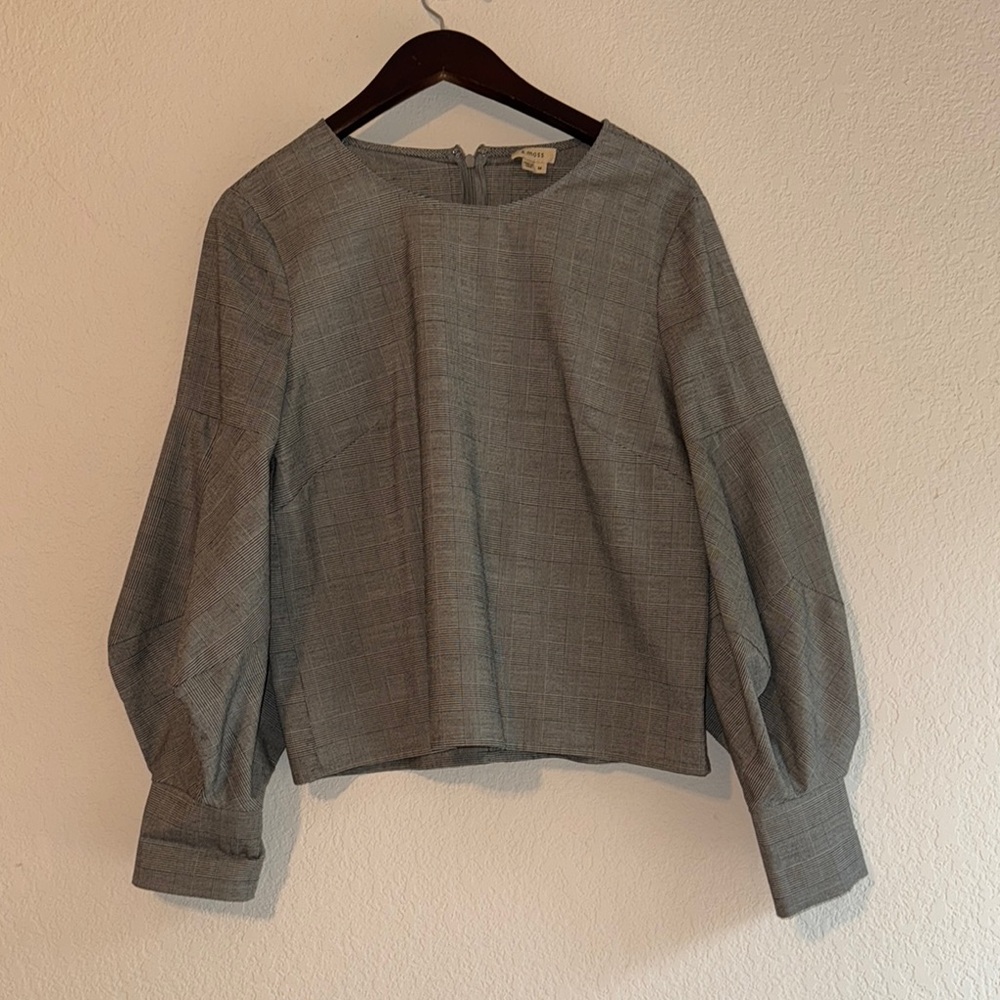 Gray Boxy long Sleeve Blouse with Relaxed Fit